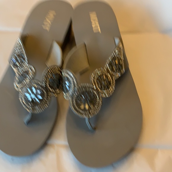 Fancy FlipFlops - Picture 2 of 4